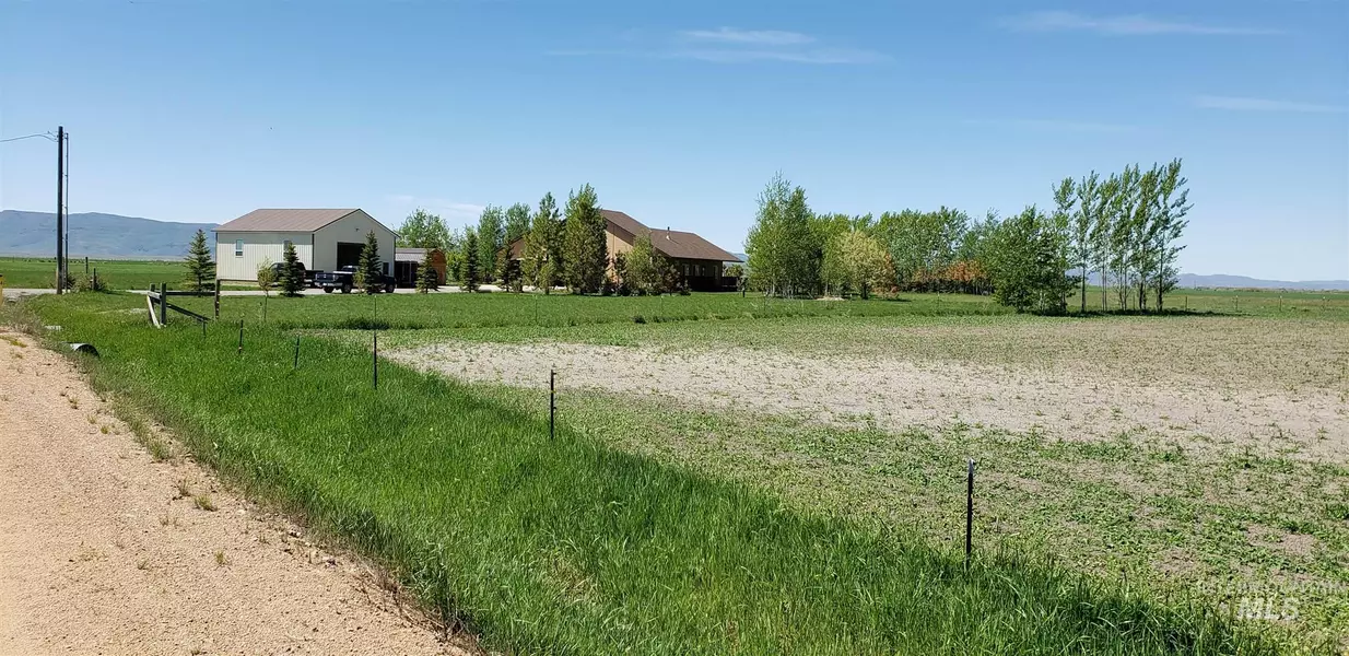 33 S 500 W, Fairfield, ID 83327