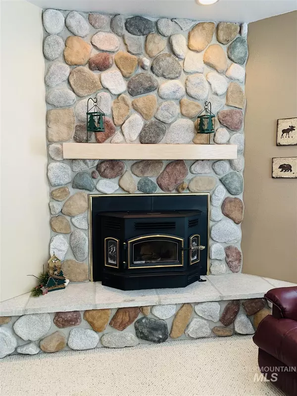 Mccall, ID 83638,1607 Davis Ave