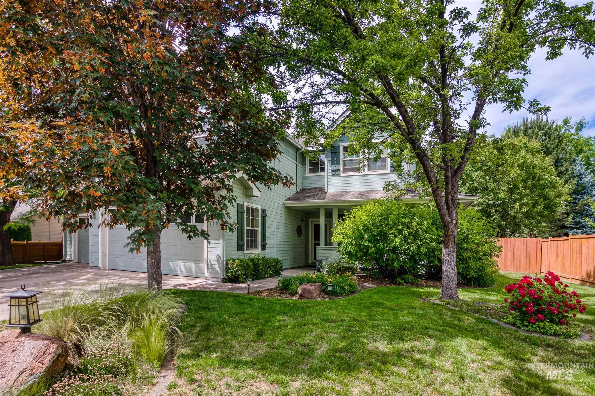 Eagle, ID 83616,810 E Knoll Ct