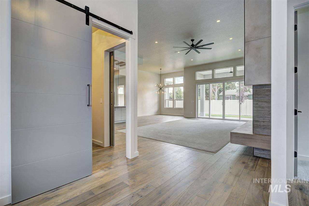 Eagle, ID 83616,500 W Carnelian Lane