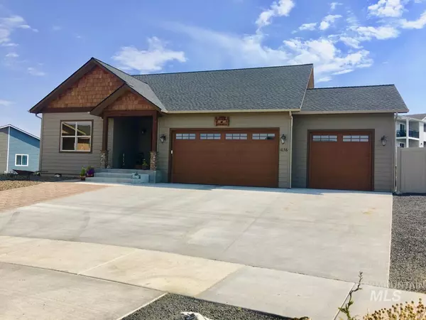 1036 Aponi, Moscow, ID 83843