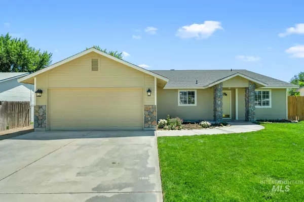 415 W Concord St, Middleton, ID 83644