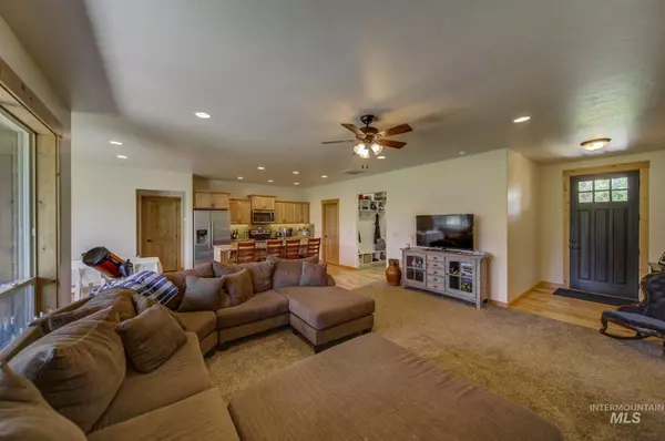 Donnelly, ID 83615-0000,11 White Swan Ct