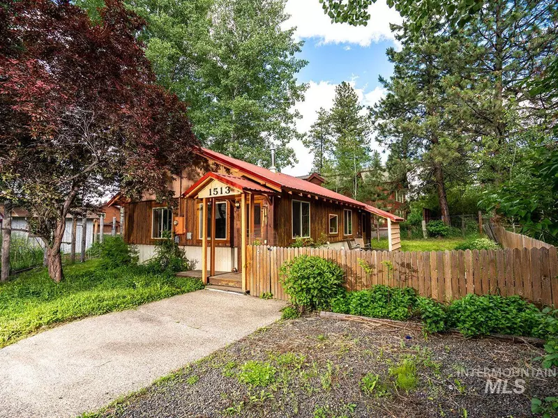 1513 Louisa Ave, Mccall, ID 83638
