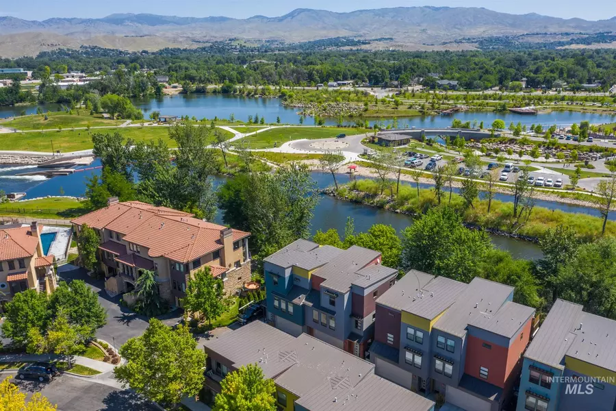 3602 N Prospect Way, Garden City, ID 83714-6564