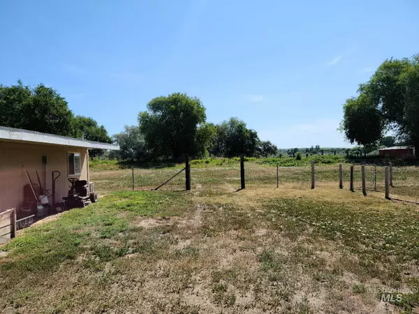 Parma, ID 83660-0000,33572 Apple Valley Rd.