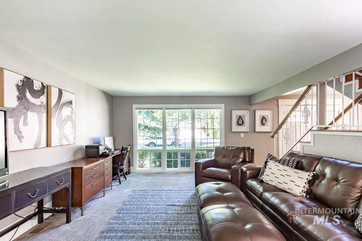 Eagle, ID 83616,822 E Farrington Drive