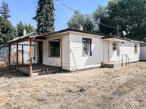 205 W 2nd Street, Lapwai, ID 83540