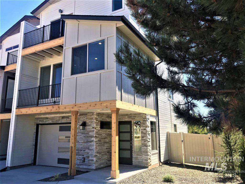 7813 W Crestwood Drive, Boise, ID 83704