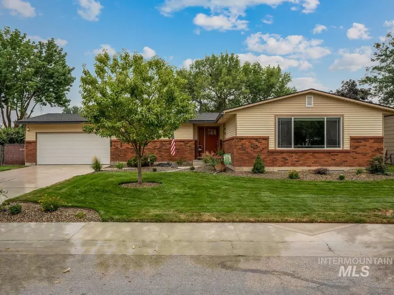 3599 N Kingswood, Boise, ID 83704