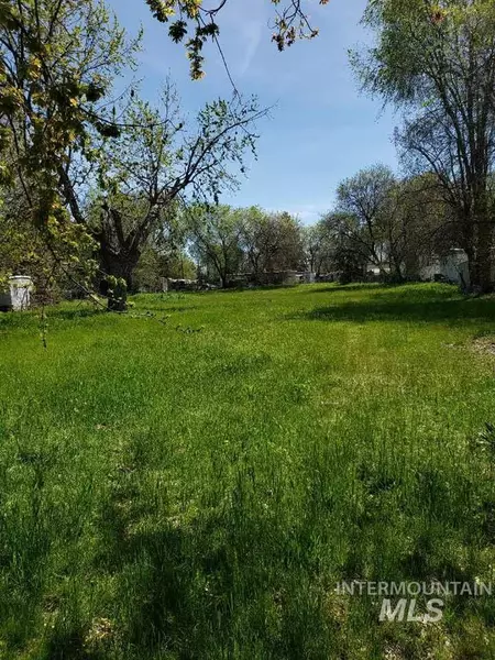 213 E 44th St, Garden City, ID 83714