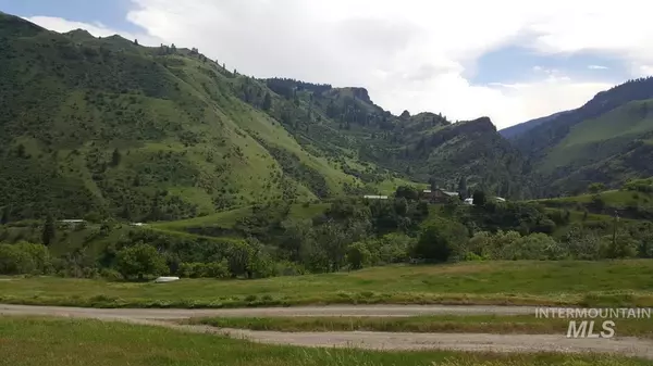 132 E Shingle Creek Road, Riggins, ID 83549