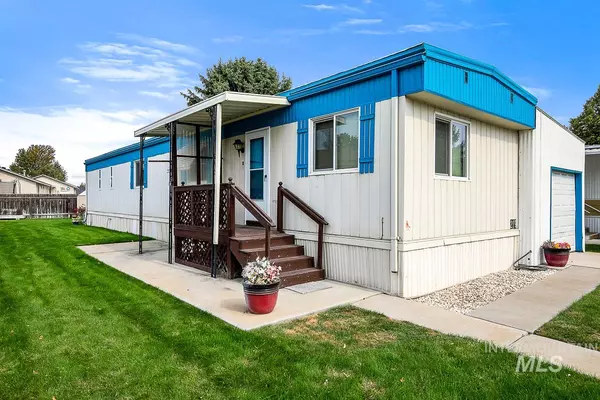 219 W Silver City Dr, Boise, ID 83713-8062