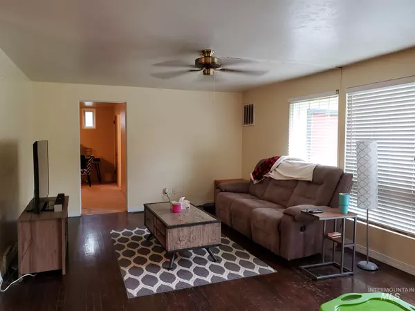 Mountain Home, ID 83647-0000,1020 N 7th East