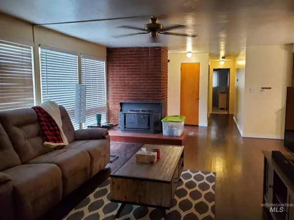 Mountain Home, ID 83647-0000,1020 N 7th East