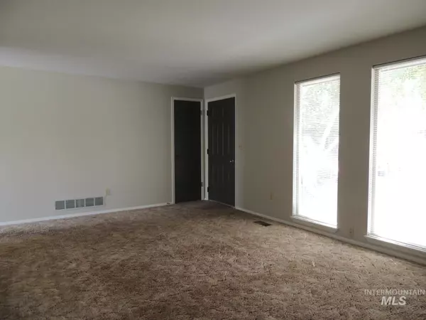 Caldwell, ID 83605-2546,1008 Skyline Place