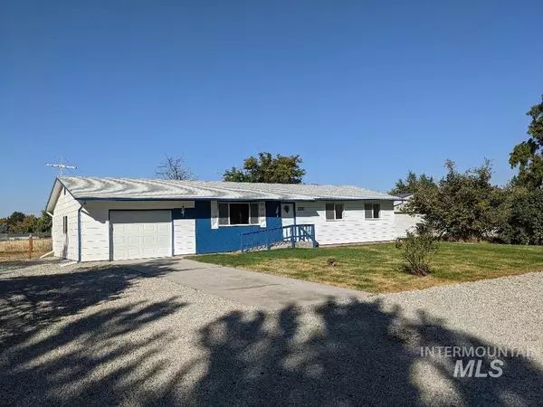 1533 Michael St, Emmett, ID 83617