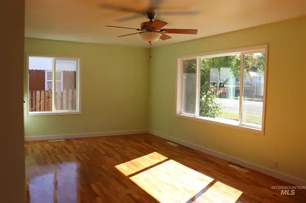 Grangeville, ID 83530-9999,327 E North 3rd Street