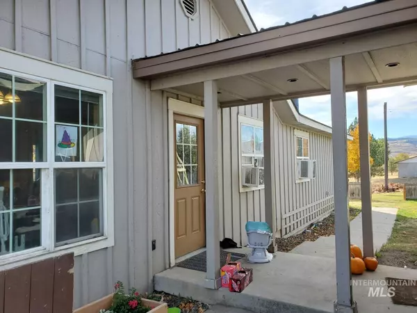 Council, ID 83612,307 S Fairfield