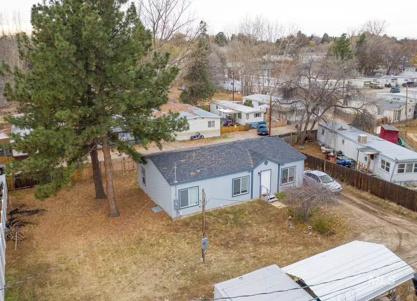211 E Teena St, Garden City, ID 83714-4864