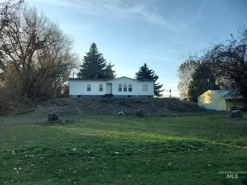 102 Robinson Ln, St. Maries, ID 83861