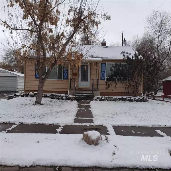 419 Riverside Dr, Pocatello, ID 83204