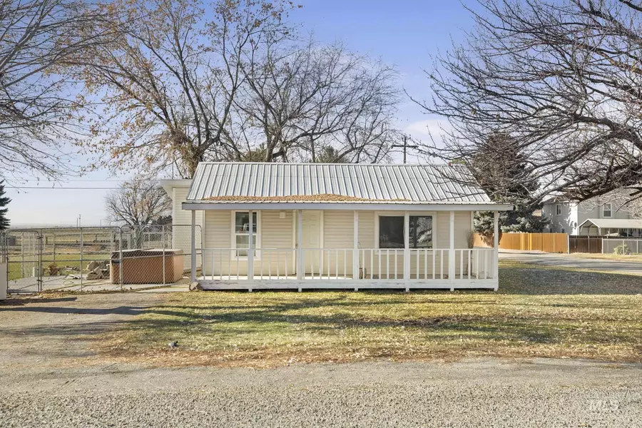 608 1st Street, Hansen, ID 83334