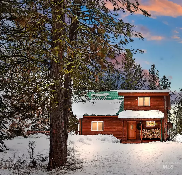 335 Warm Lake Rd, Cascade, ID 83611