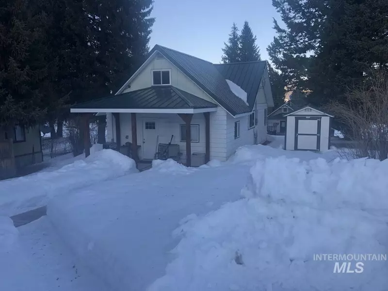307 N Van Wyck Avenue, Cascade, ID 83611-9999