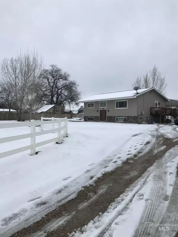 21827 Simplot Blvd, Greenleaf, ID 83626