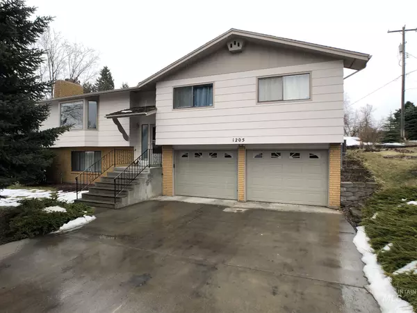 1205 Ponderosa Drive, Moscow, ID 83843