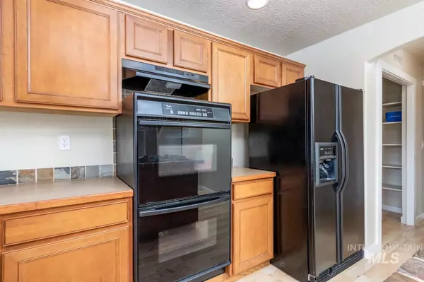 Nampa, ID 83687,17288 N Midsummers Ct.