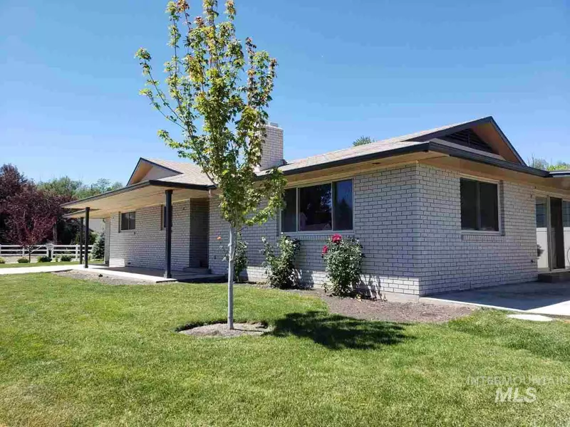 612 W Carnelian Ln, Eagle, ID 83616-0000