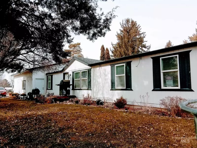 325 E Poplar, Hansen, ID 83334