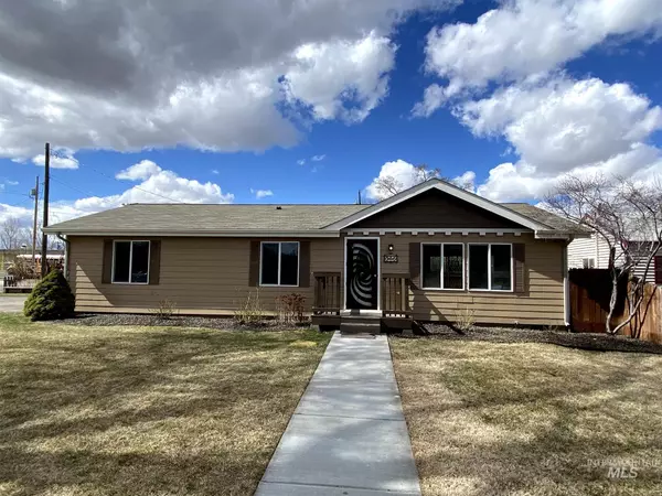 385 SE 5th St, Ontario, OR 97914