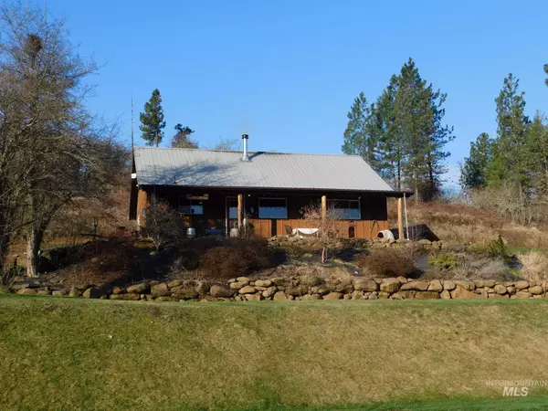 200 Ferguson Road, Harpster, ID 83552