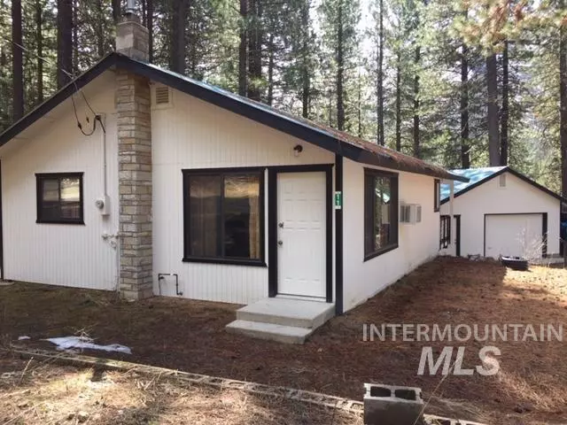 Lowman, ID 83637,11 Aspen Way