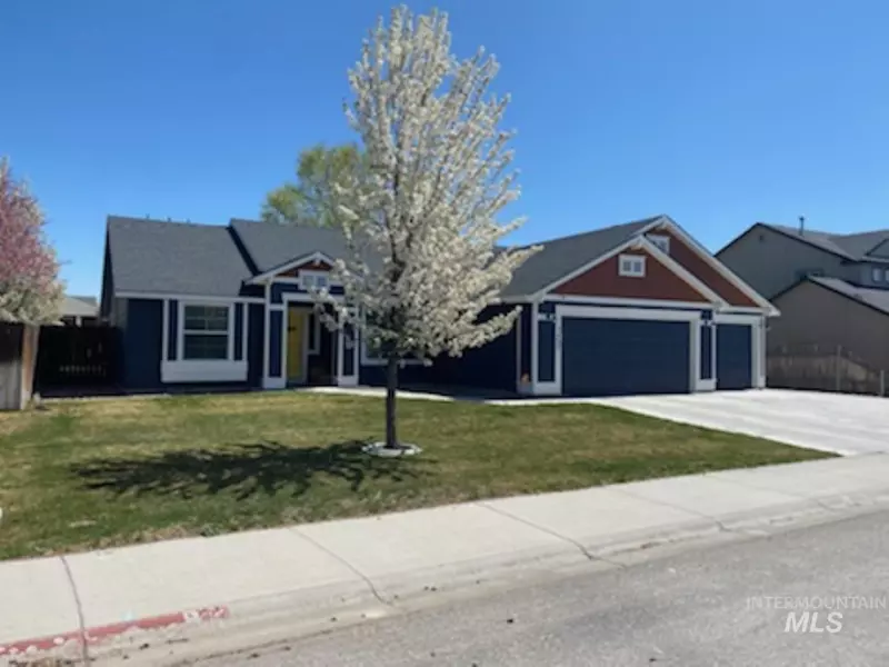 1452 N 14th E, Mountain Home, ID 83647