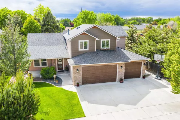 1031 N Shadowridge Ave, Eagle, ID 83616