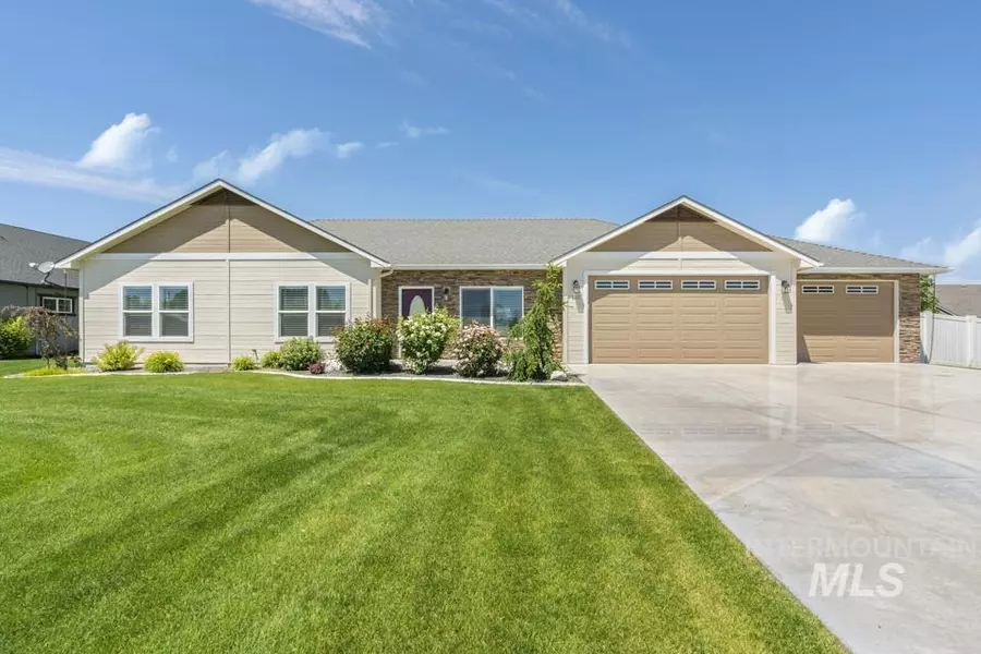 105 E Garret St, New Plymouth, ID 83655