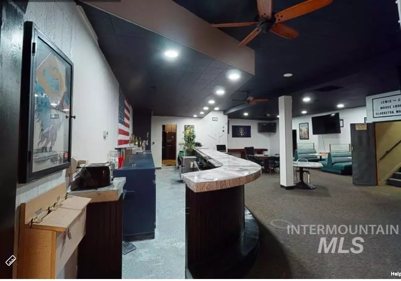 814 6th St, Clarkston, WA 99402