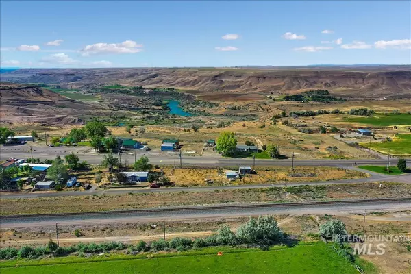 631 Proctor St, Bliss, ID 83314