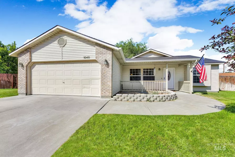 1040 Robin Pl, Mountain Home, ID 83647