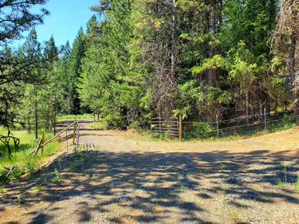 3963 Freeman Creek Rd, Lenore, ID 83541