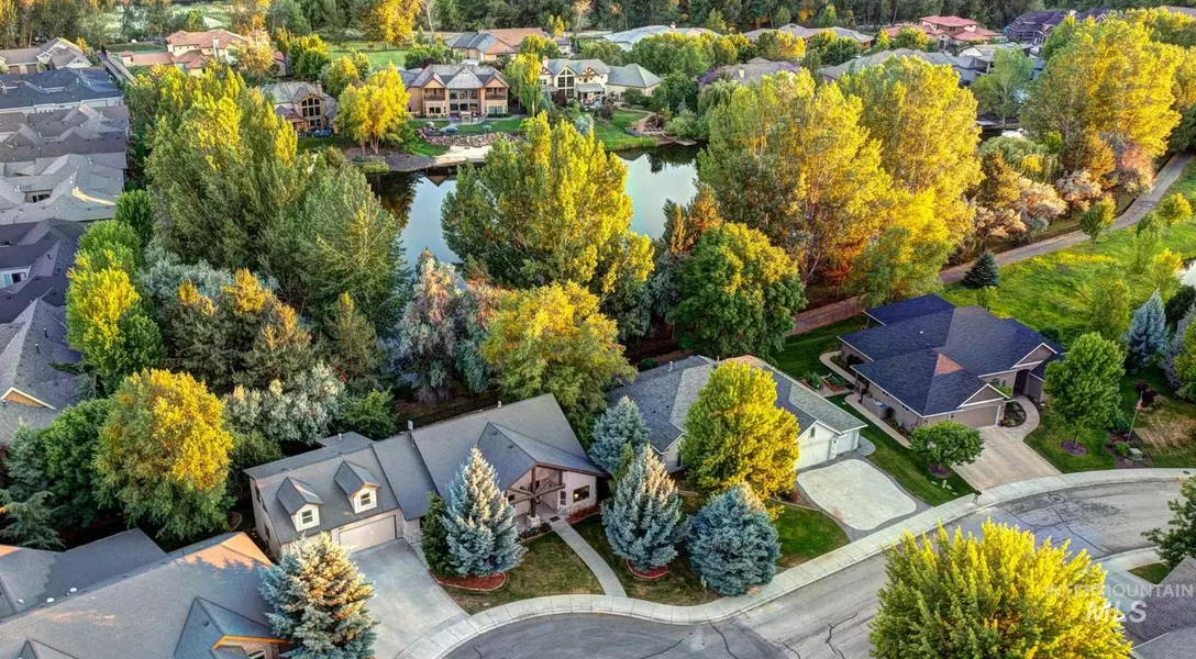5837 N Cape Arago Pl, Garden City, ID 83714