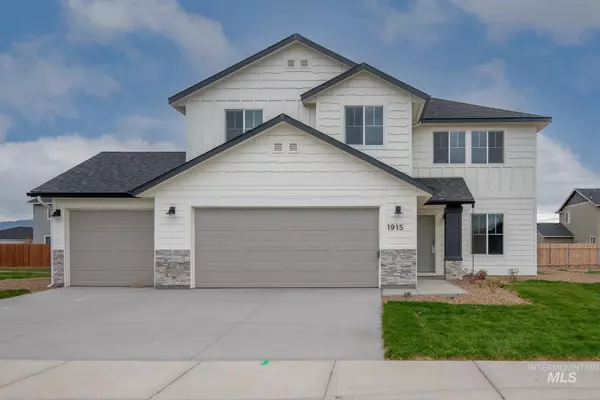 1915 SW Challis Dr, Mountain Home, ID 83647