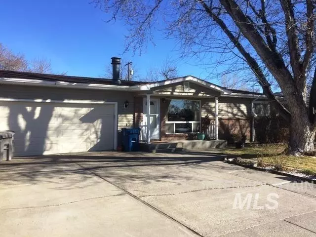 118 Abbott, Mountain Home, ID 83647-0000