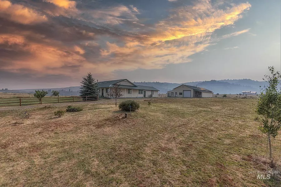 2153 Deer Loop Rd, Council, ID 83612