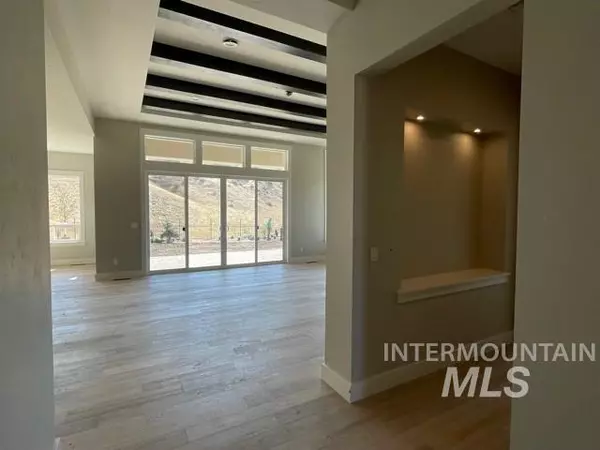 Boise, ID 83714,18302 N Burnt Car Way