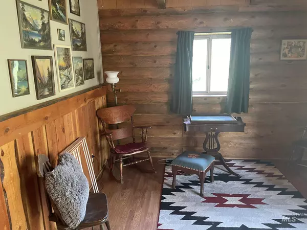 Garden Valley, ID 83622-6010,4 Fox